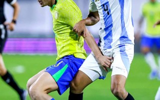 雷速官网-巴西女足击败对手获得南美杯冠军