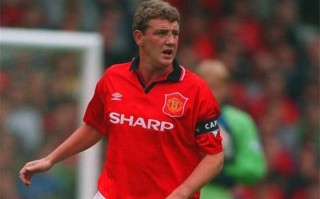 雷速官网-斯蒂夫·布鲁斯踢得精彩，赢得喝彩