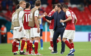 雷速-斯洛文尼亚在欧预赛中取得惊艳胜利，晋级决赛