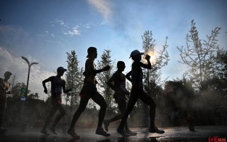 雷速直播-斯洛伐克选手斩获自行车公路赛女子铜牌