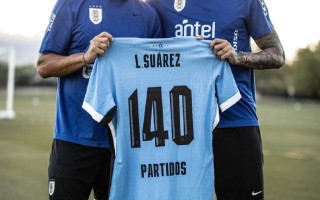 雷速直播-苏亚雷斯助乌拉圭客场战平秘鲁，表现出色