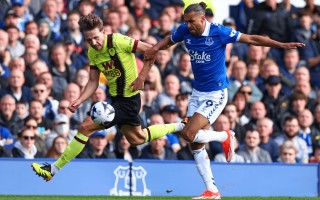 雷速官网-巴伦西亚逆转战胜对手，重返欧战席位