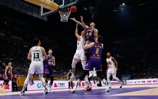 雷速-球员交手互有胜负，备受关注