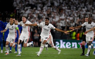 雷速官网-法兰克福战胜对手，领跑积分榜