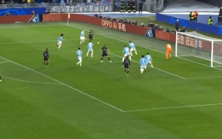 雷速官网下载-拉齐奥中锋连场破门，助球队夺冠