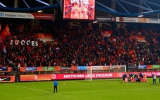 雷速官网-荷兰女足奋力拼搏，逆转胜利