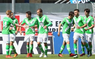 雷速-佛罗伦萨队教练组探访莱比锡红牛，考察德甲训练方式