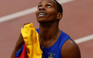 雷速直播-厄瓜多尔女子击剑队一路领先