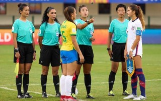 雷速直播-裁判执法调查：中超赛场有何不同？