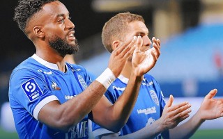 雷速官网-梅斯在主场赢得胜利，让球迷欢欣鼓舞