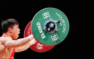 雷速-俄罗斯举重选手男子62公斤级斩获金牌