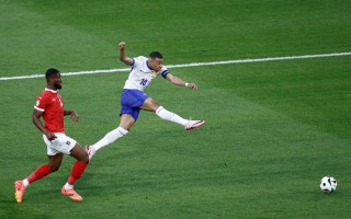 雷速直播-法国队备战步入白热化，积极寻求突破