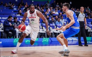 雷速官网-安哥拉篮球运动员表现出色，为国争光