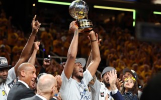 雷速直播-猛龙主帅纳什谈新赛季目标：争夺东部冠军是首要任务