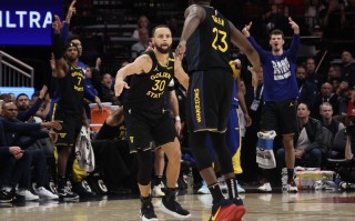 雷速-篮网击败76人，欧文绝杀瞬间