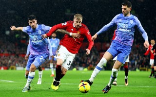 雷速官网-曼联队战胜对手，球员备战欧冠联赛