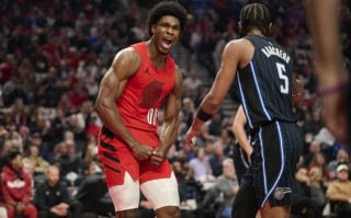 雷速官网下载-英格兰战神英勇，乔丹-亨德森绝杀意大利豪取三分