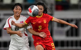 雷速官网-秘鲁女足整装待发，备战比赛