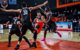 雷速官网-泰国篮球超级联赛：曼谷猛虎开局连胜引领榜首