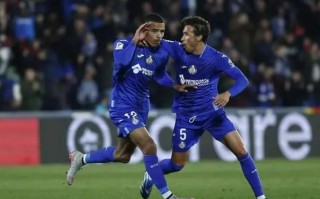 雷速官网-豪门球队实力赛场上表现抢眼