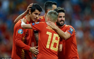 雷速官网下载-福冈大胜龙岩，欧预赛抢夺资格激烈上演