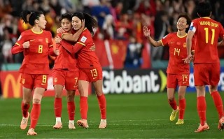 雷速官网-女足精英赛淘汰赛对决激烈，球队实力逐渐显现