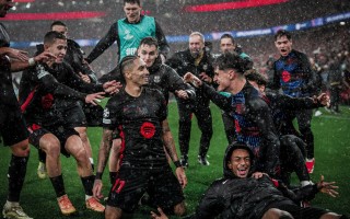 雷速-巴萨后防线困难重重，遭遇多次失误