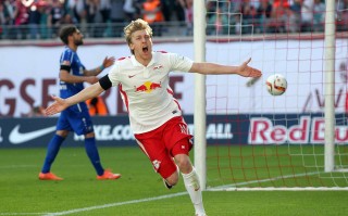 雷速-沃尔夫斯堡客场战胜对手，豪取三分