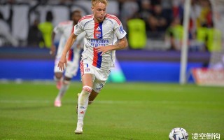 雷速官网-里昂逼平巴黎圣日耳曼，暂居法甲第三