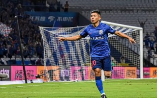 雷速官网下载-裁判严明执法，球队备战应对有望取得突破