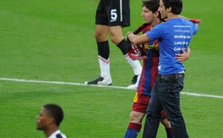 雷速官网-巴萨对阵曼联，名将齐聚场上