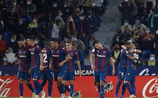 雷速官网-阿拉维斯主场战平赫塔菲，双方均难分胜负