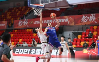 雷速-球队备战联赛决赛，士气高昂