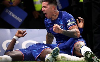 雷速直播-切尔西中场因体能不足被替换下场，或将接受特训