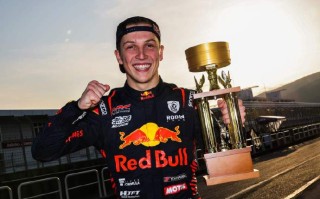 雷速官网下载-奥地利教练因团队合作遭到质疑