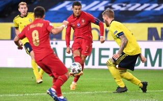 雷速-惊心动魄！欧洲国家杯赛事激烈展开战斗