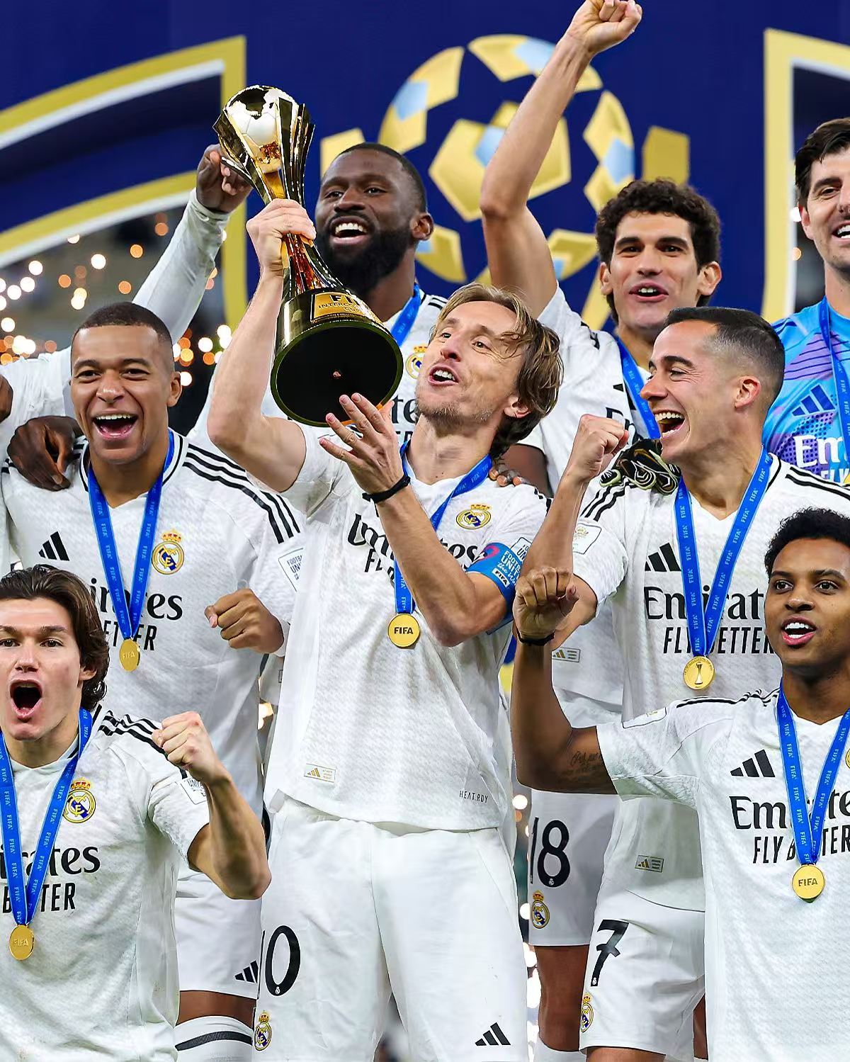 雷速-皇马客场大胜瓦伦西亚西甲冠军奖杯在望-第2张图片-雷速官网 雷速-皇马客场大胜瓦伦西亚西甲冠军奖杯在望-第2张图片-雷速官网