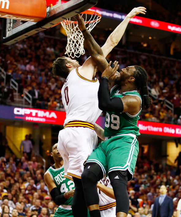 雷速直播-澳大利亚国脚受伤下场，球队遭遇波折-第1张图片-雷速官网