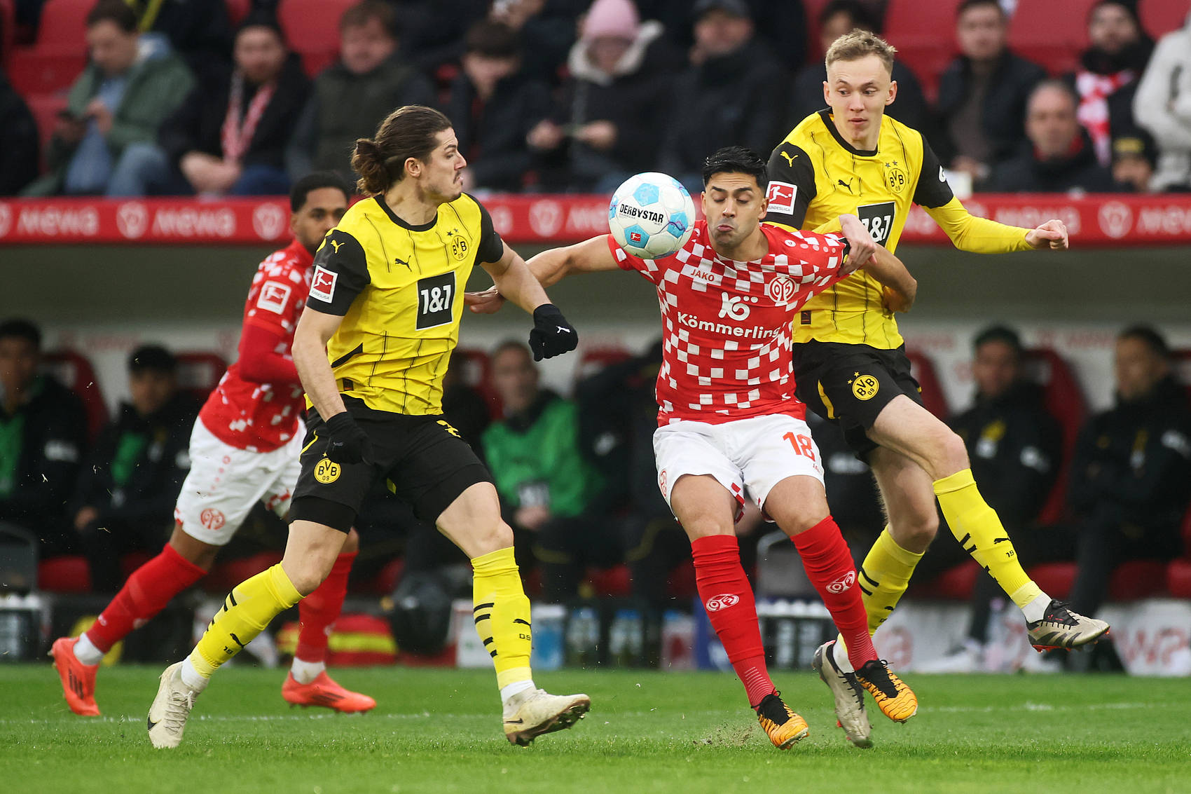 雷速官网下载-美因茨球队士气高涨，备战欧联杯赛-第1张图片-雷速官网