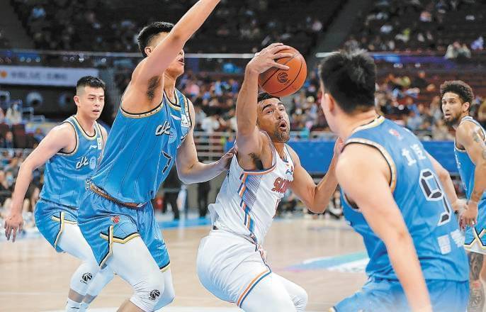 雷速官网-上海男篮客场大胜，全队表现出色-第2张图片-雷速官网