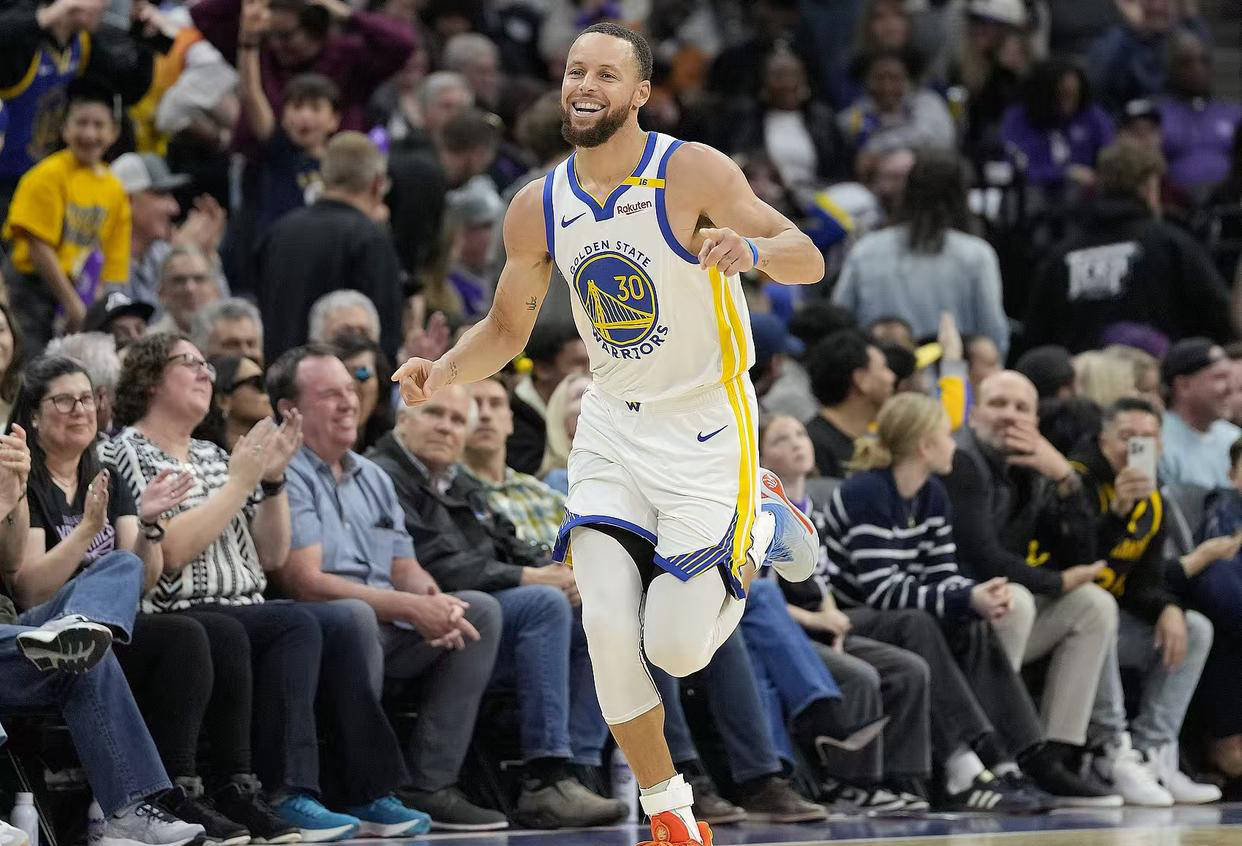 雷速直播-勇士全队表现出色,轻松取胜-第1张图片-雷速官网 雷速直播-勇士全队表现出色,轻松取胜-第1张图片-雷速官网