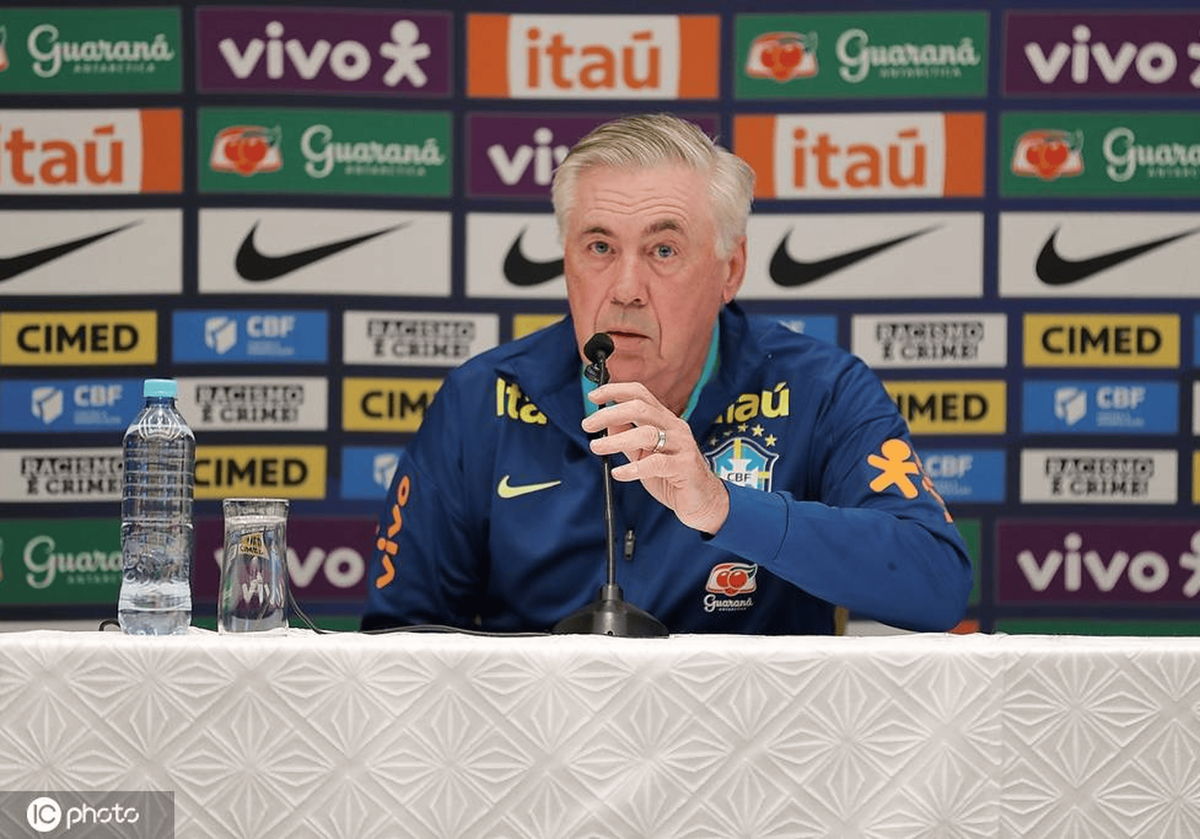 雷速官网-巴西队士气高昂，努力备战半决赛-第1张图片-雷速官网