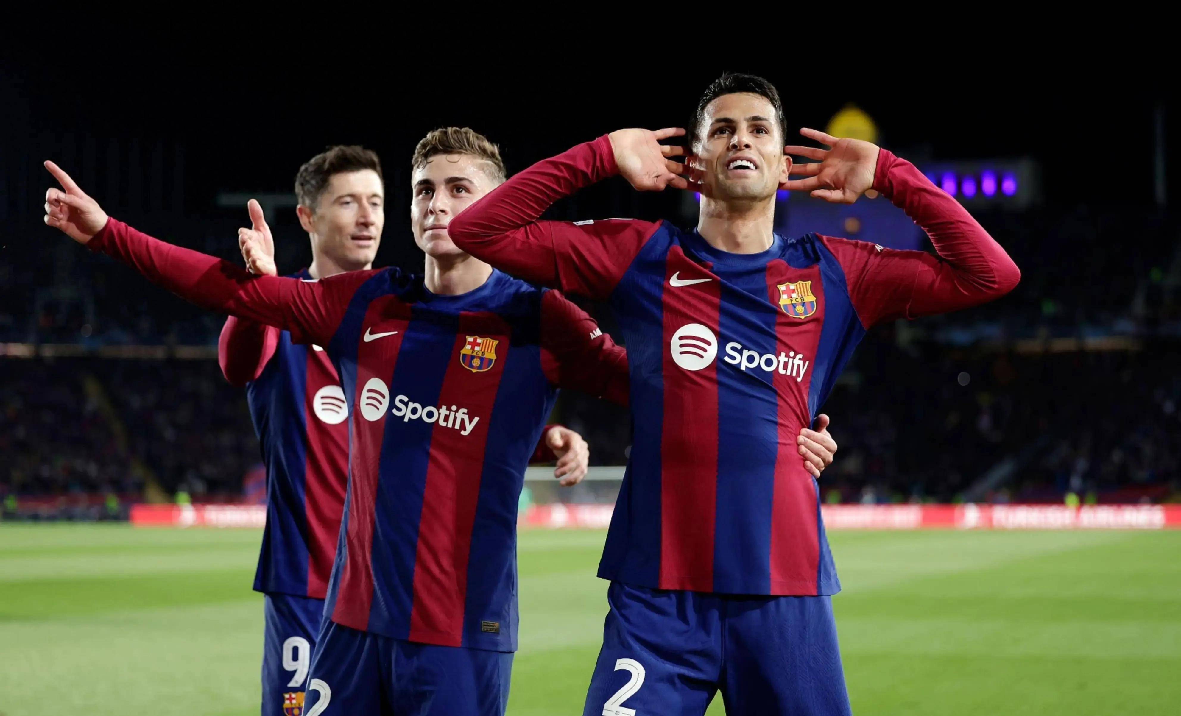 雷速官网-西班牙称霸：巴萨战胜皇马，夺得国内冠军！-第1张图片-雷速官网