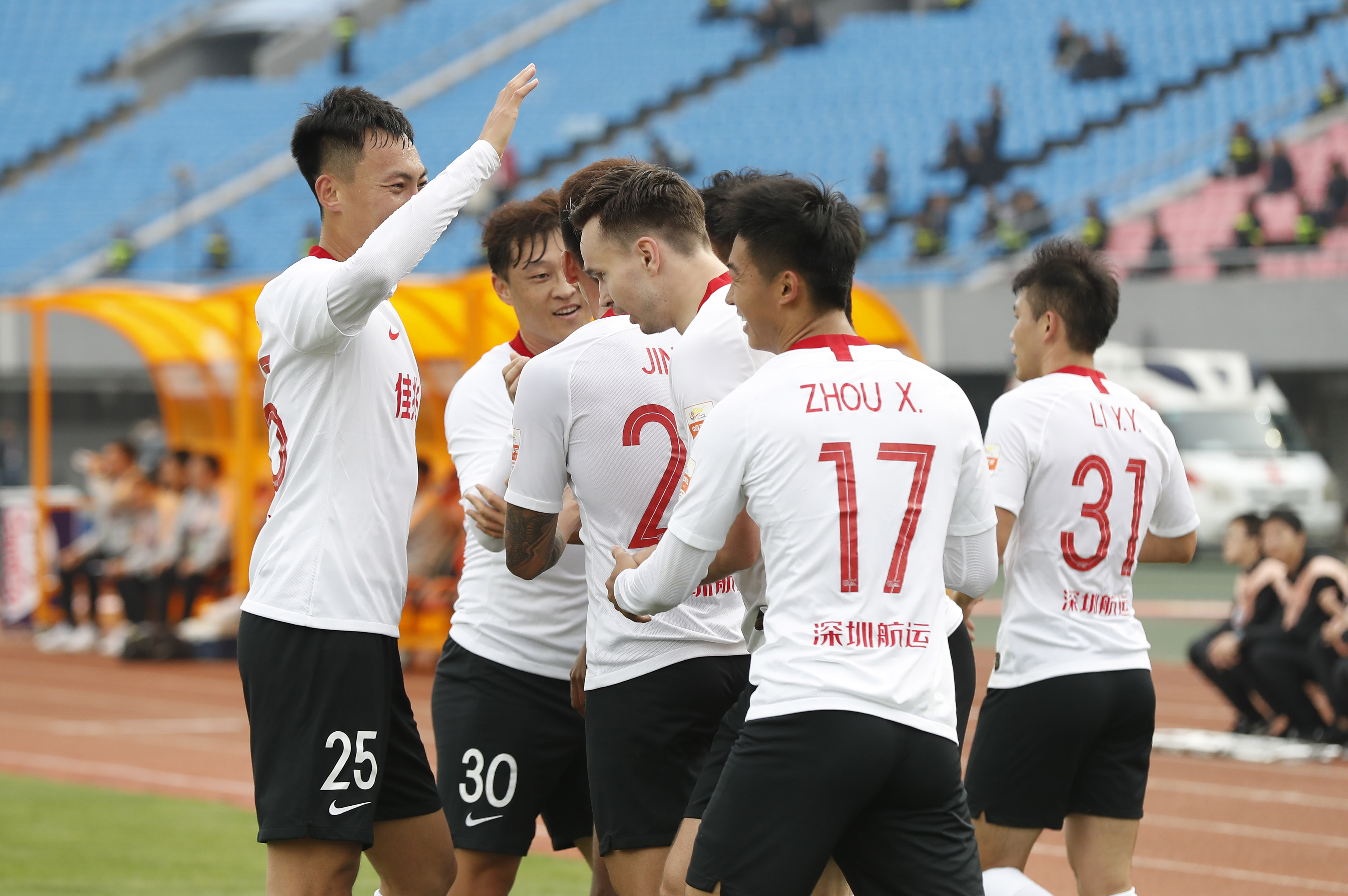 雷速官网-深圳佳兆业主场爆冷战胜江苏苏宁，豪取三分-第2张图片-雷速官网