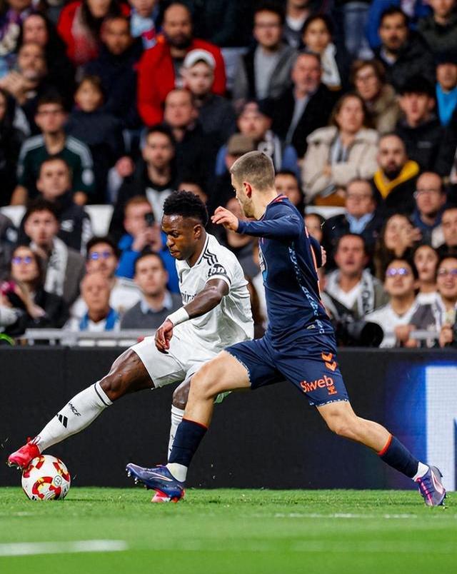 雷速官网-皇马凭借全新战术击败对手，豪取宝贵胜利-第1张图片-雷速官网