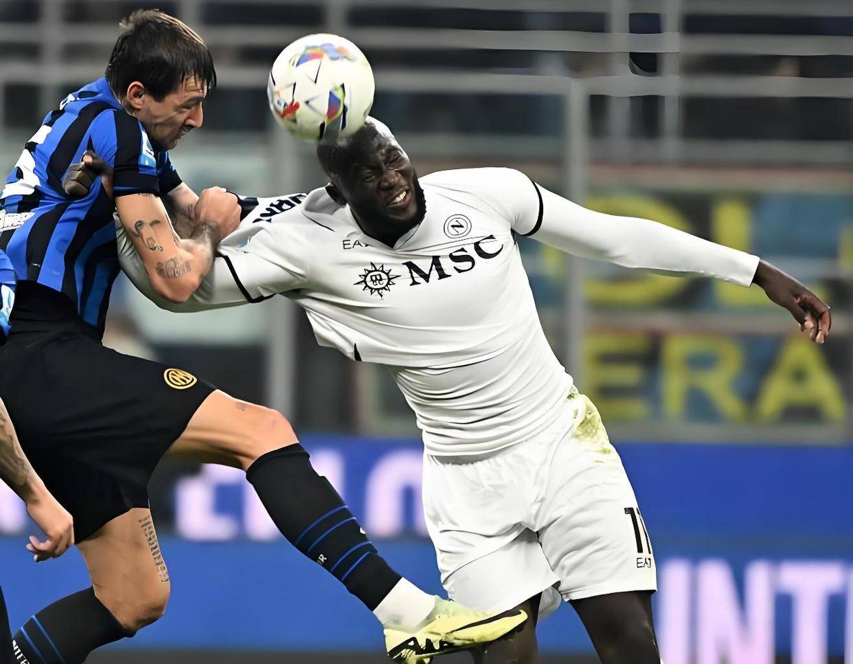 雷速官网-那不勒斯主场逼平对手，门将连发神扑命悬一线-第2张图片-雷速官网