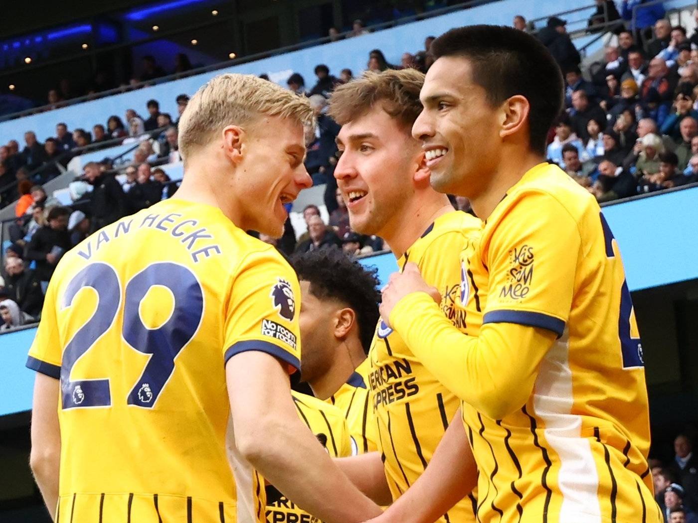 雷速官网下载-莱斯特城球员集体接受体能测试，备战疲劳期-第2张图片-雷速官网