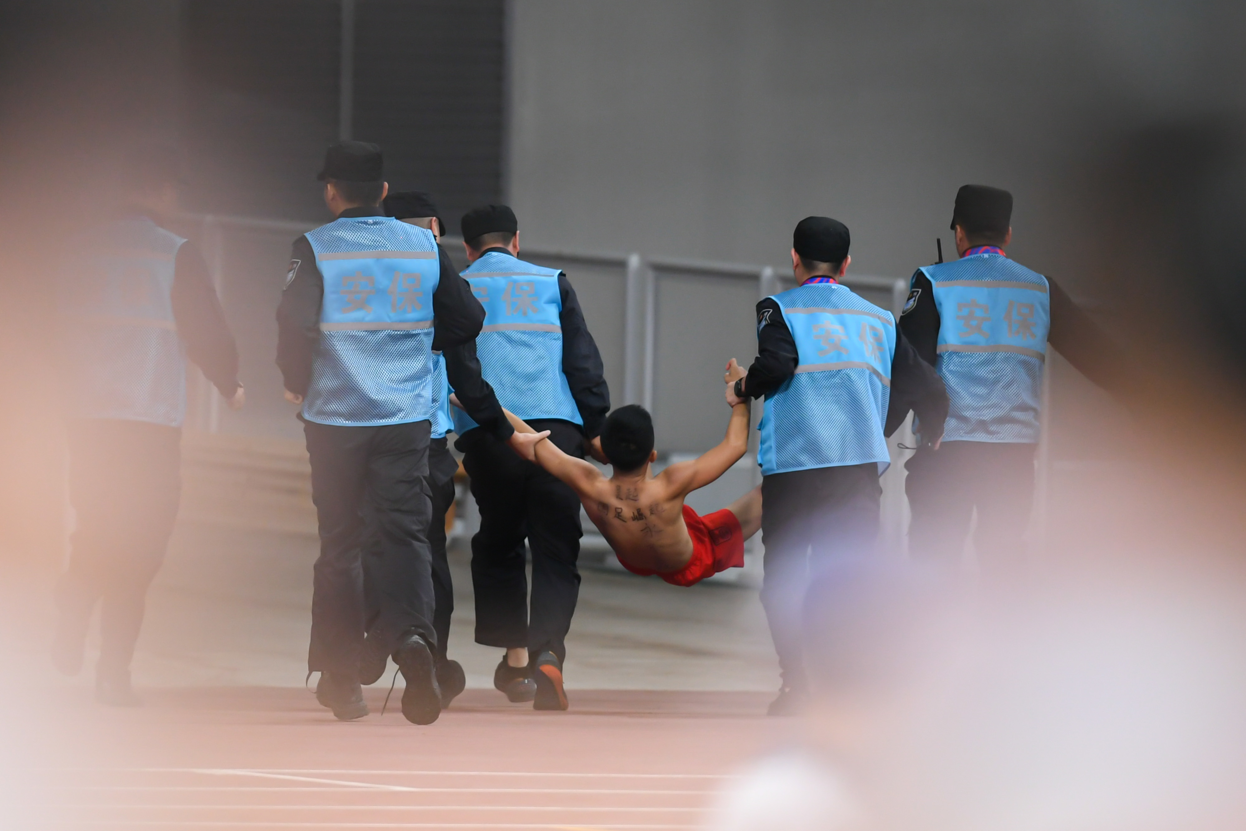 雷速直播-球迷狂欢日本代表队为荣耀而战，拼尽全力-第1张图片-雷速官网