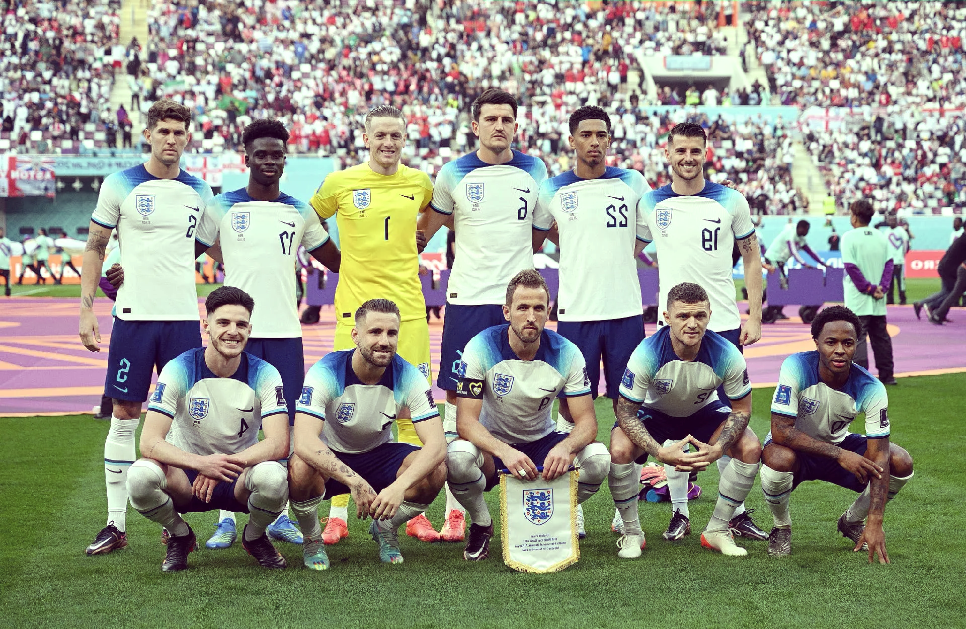 雷速官网下载-英格兰队防守稳固，战胜对手晋级-第1张图片-雷速官网