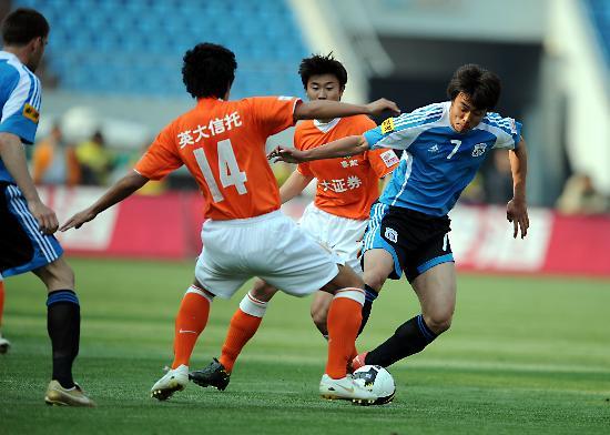 雷速官网-大连实德客场战平广州富力，保持不败纪录-第2张图片-雷速官网